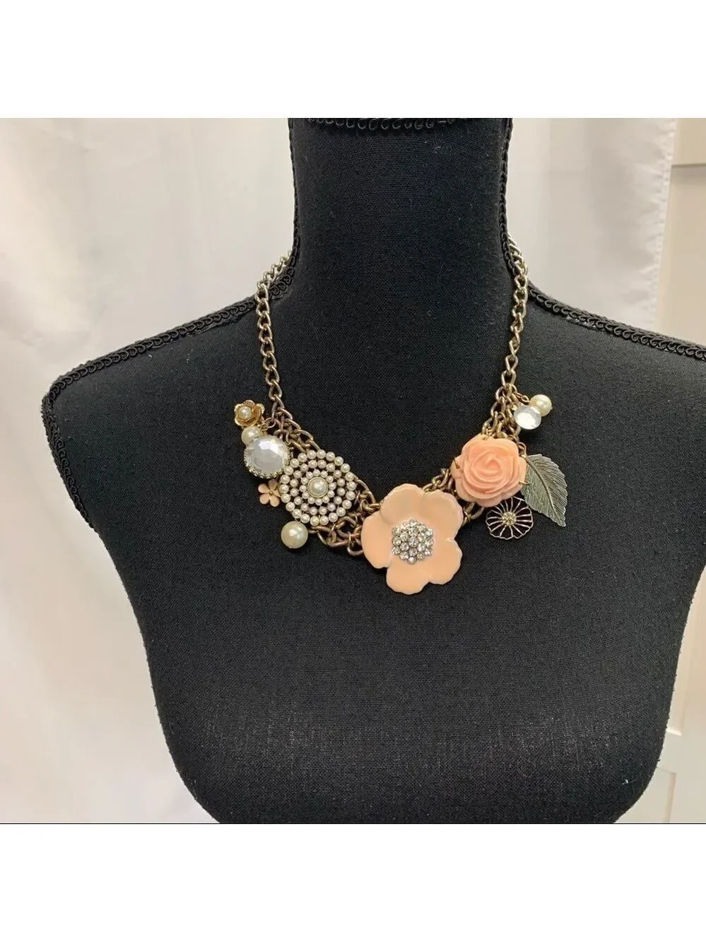 PEACH pink cream floral flower faux pearl leaf chunky statement necklace prom - Picture 4 of 10